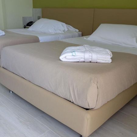 Hotel San Crispino Morrovalle ภายนอก รูปภาพ