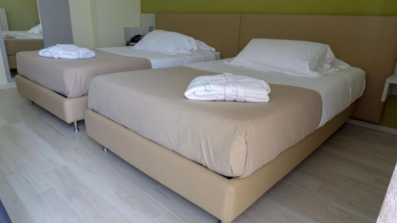 Hotel San Crispino Morrovalle ภายนอก รูปภาพ