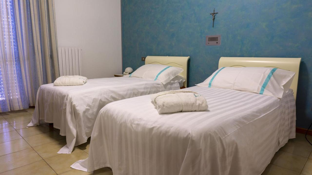 Hotel San Crispino Morrovalle ภายนอก รูปภาพ